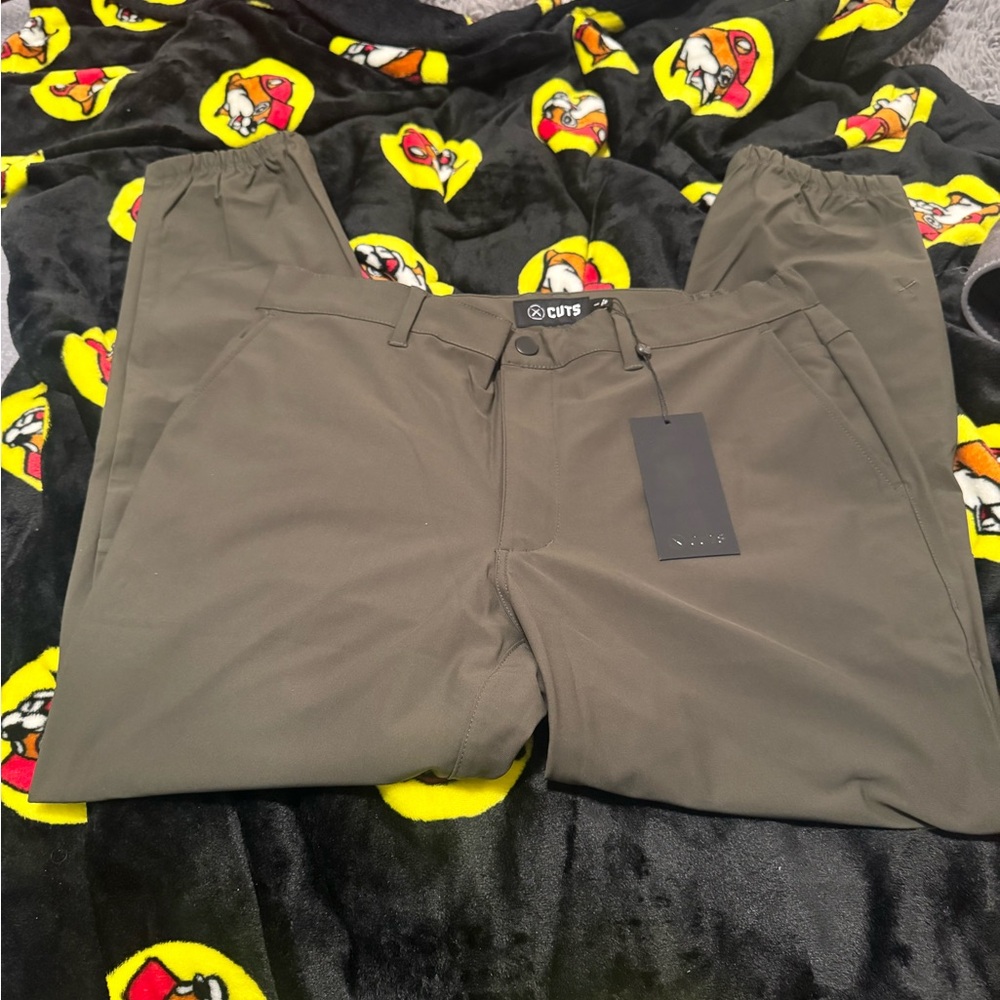 Men's cuts the AO jogger in deep olive size large nwt